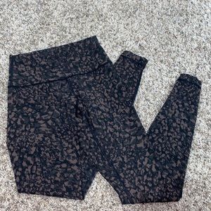 lululemon wunderunder leggings 25”; size 4
